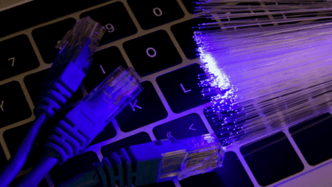 Internet Dedicada Via Fibra Óptica: A Melhor Solução para Empresas que Precisam de Conectividade Estável e Segura