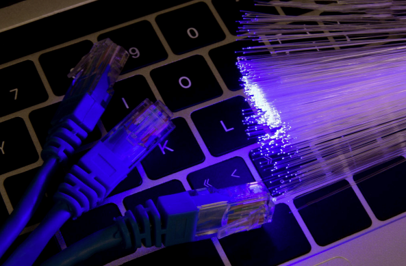 Internet Dedicada Via Fibra Óptica: A Melhor Solução para Empresas que Precisam de Conectividade Estável e Segura